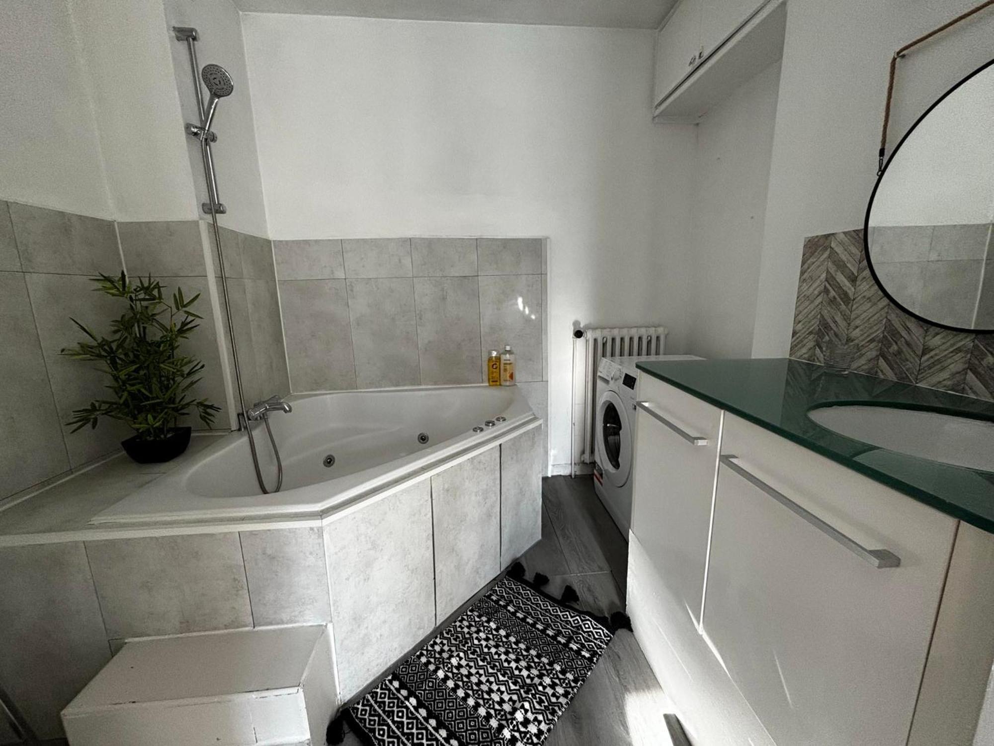 Appartement Hypercentre A 2 Min Du Lac Annecy Buitenkant foto