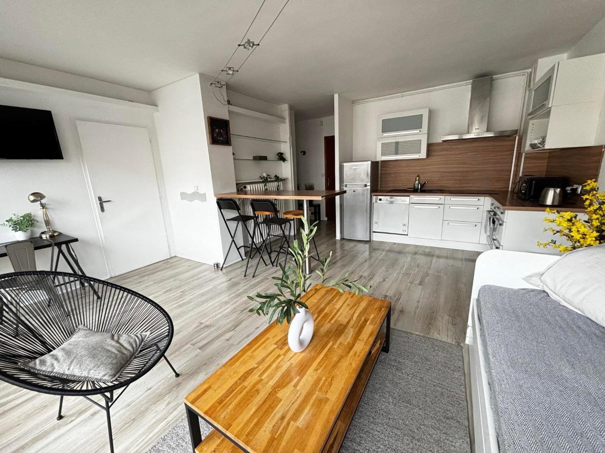 Appartement Hypercentre A 2 Min Du Lac Annecy Buitenkant foto